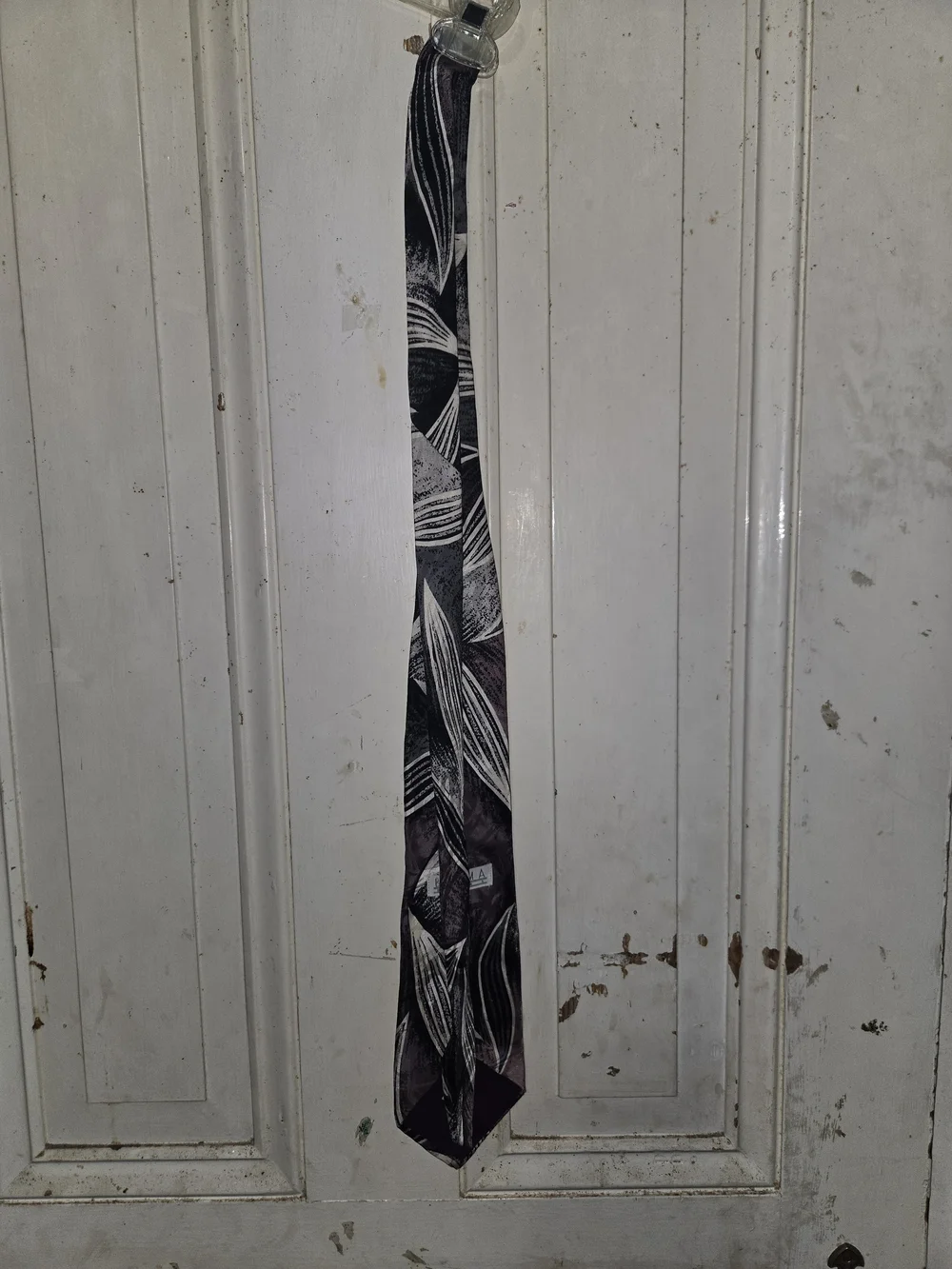 Multicolor Vintage Geometric Leaf Like Pattern Necktie